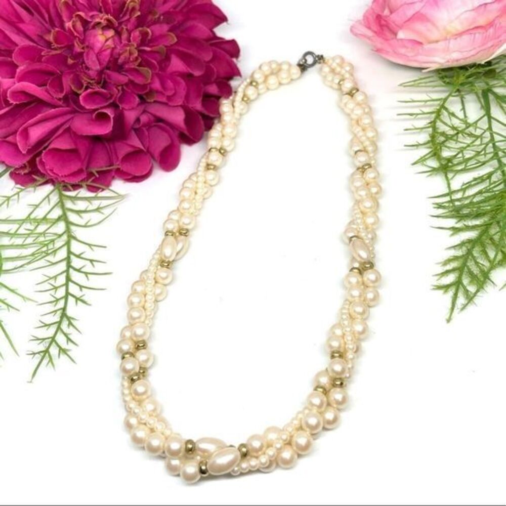 VINTAGE⚜️Spiraled Cultured Faux Pearl Beaded Necklace